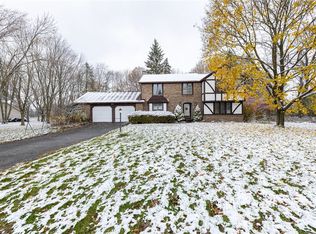 395 Taylor Rd, Honeoye Falls, NY 14472