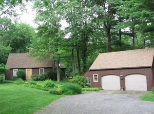 18 Meadow Wood Dr, South Deerfield, MA 01373