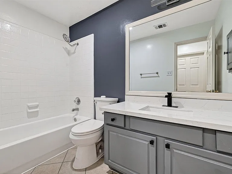 17303 Kenton Crossing Ln — Photo 32