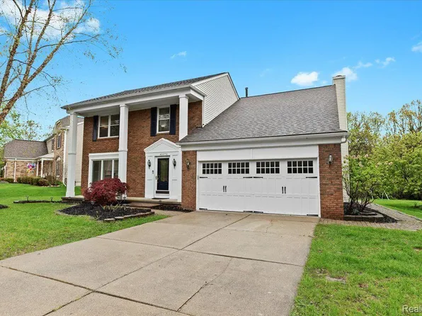 45273 Yorkshire Dr, Novi, MI 48375