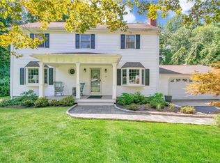 88 Tuckahoe Dr, Shelton, CT 06484