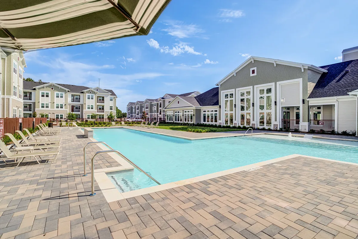 Building Photo - Ariza Westview