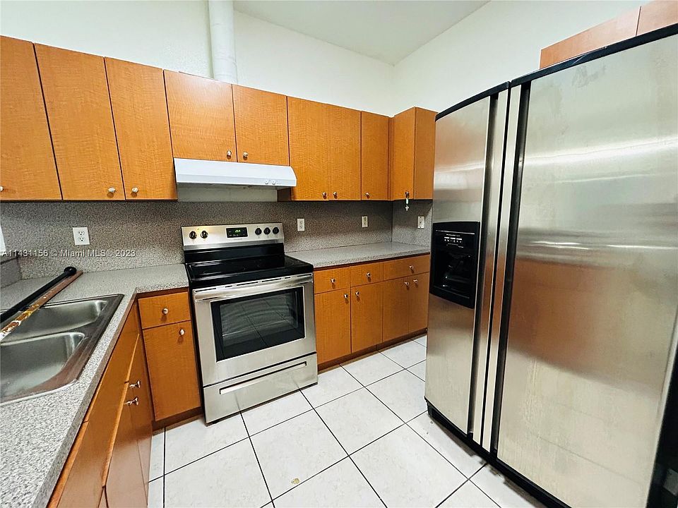 1st image of 13705 NE 20th Pl #4