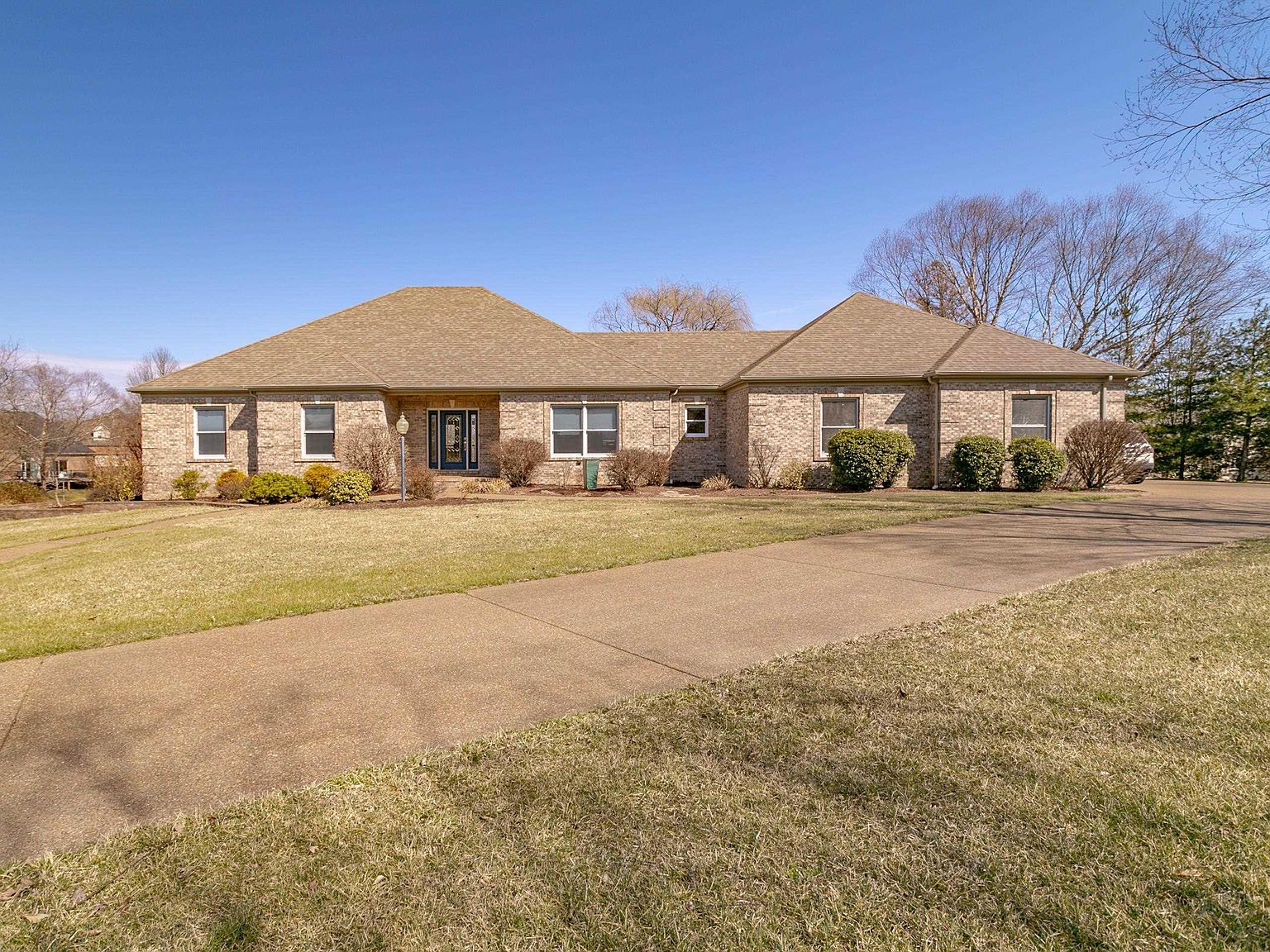 2200 S Ledgewood Ct, Newburgh, IN 47630 Zillow