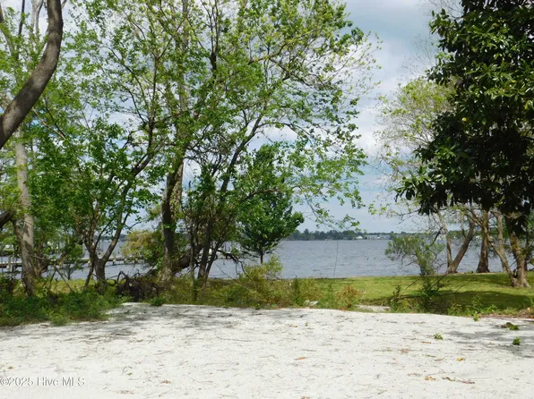 706 E Front St #A, New Bern, NC 28560