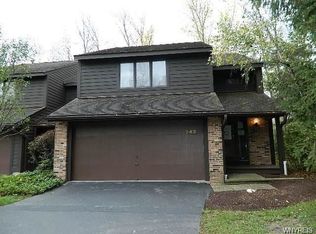243 Breezewood Cmn, East Amherst, NY 14051