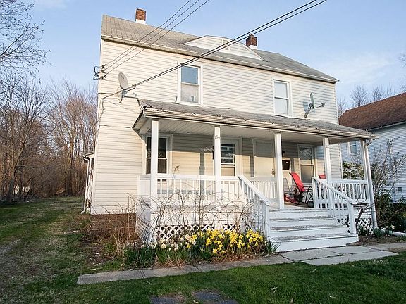 2nd image of 82 Safford St