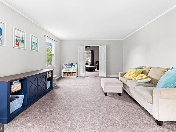 4th image of 2415 Kelford Ln