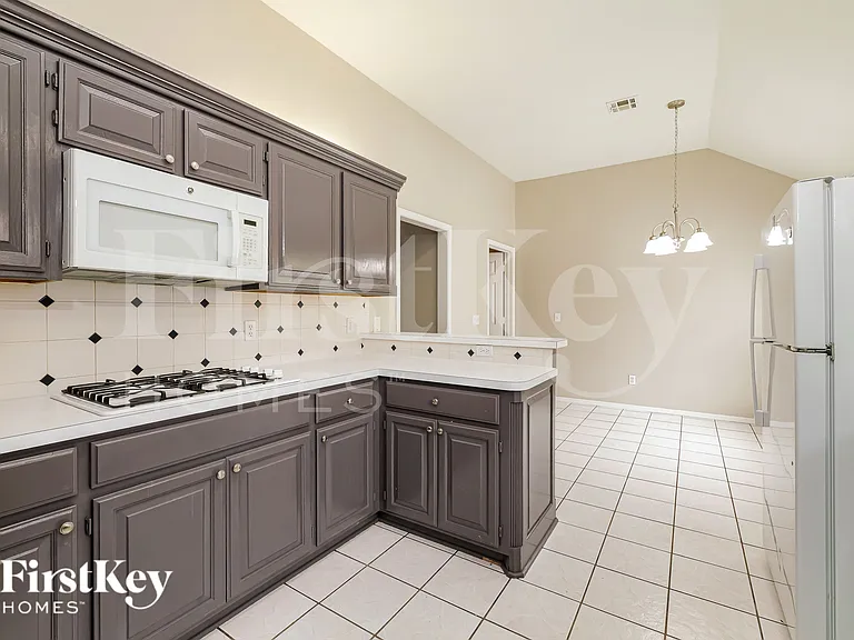 1528 NW 179th St — Photo 7