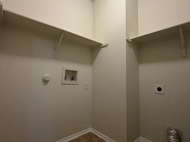 5641 Liberton Ln — Photo 11