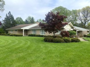 41345 Llewelyn Dr, Northville, MI 48167