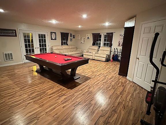 2nd image of 1124 Oakdale Rd