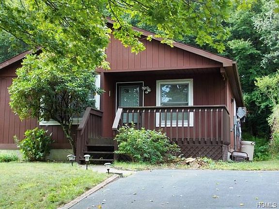 2nd image of 33 Timber Hill Ln