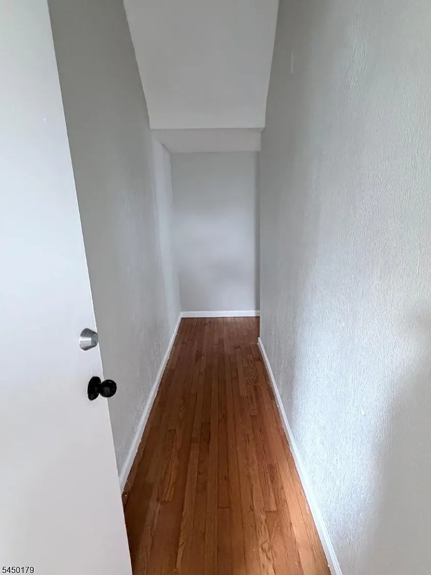 3 bed, 1.0 bath, $1,900 — Photo 2