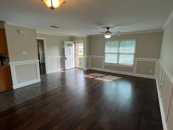 4th image of 970 Austin Ct