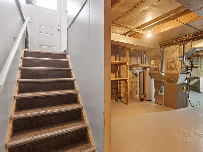 1263 Cobden Rd #1 — Photo 20