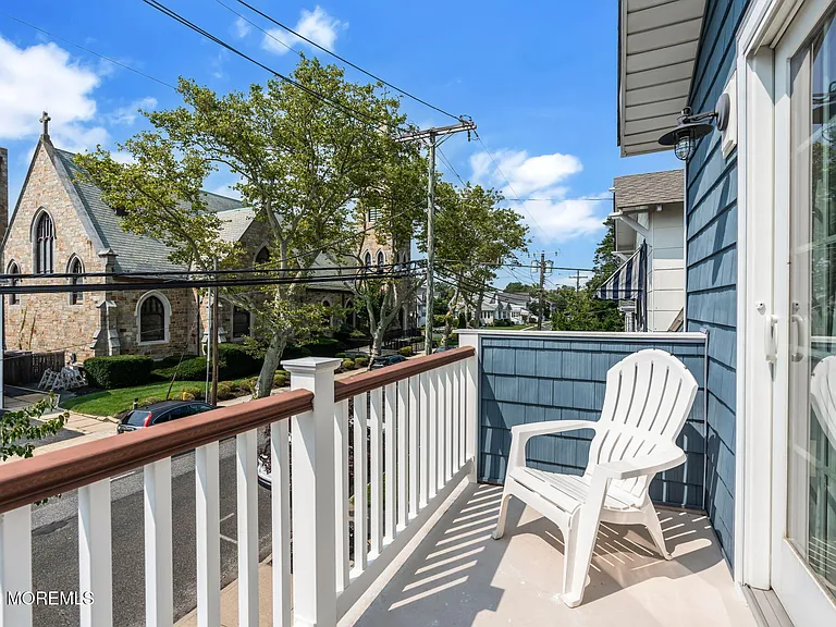 706 E St — Photo 28