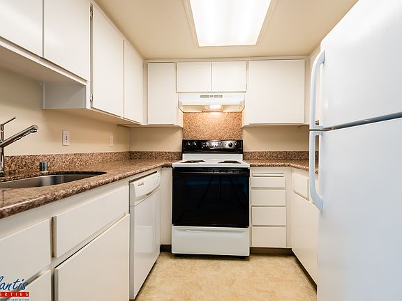 4th image of 541 Giuffrida Ave APT B
