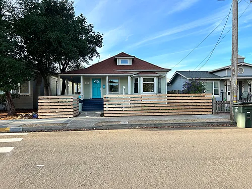 1031 3rd St Photo 1