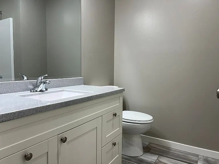 2535 S Prospect Ave — Photo 13