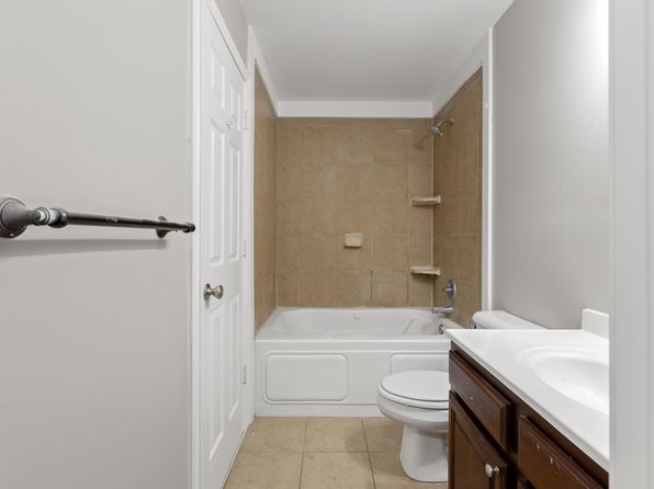 lexington-kentucky-446956486 picture