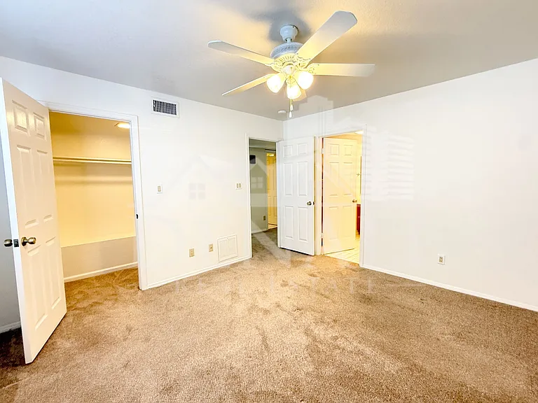 15076 N Escondido Dr #B — Photo 10