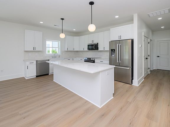 2nd image of 613 South Dogwood