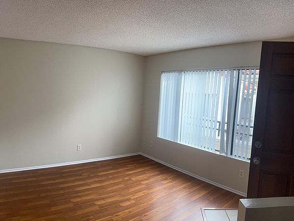 4th image of 1243 Stanley Ave #205