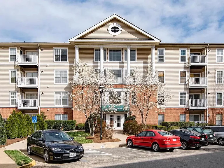 7000 Falls Reach Dr #102 — Photo 3