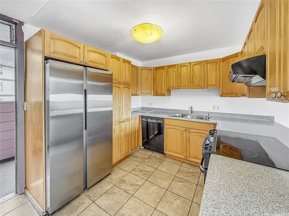46-255 Kahuhipa St APT A301, Kaneohe, HI 96744