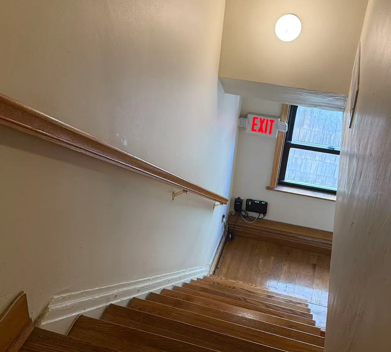 3 bed, 1200 sqft, $2,100 — Photo 1