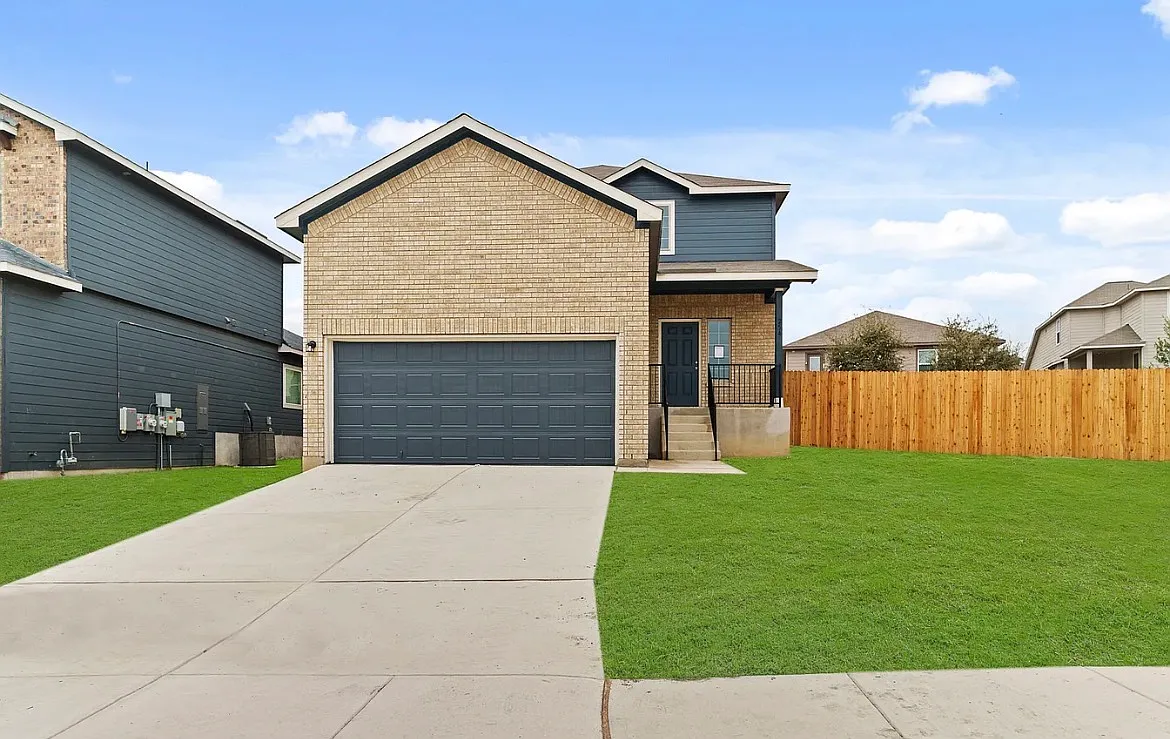 4 bed, 2039 sqft, $2,550 — Photo 1