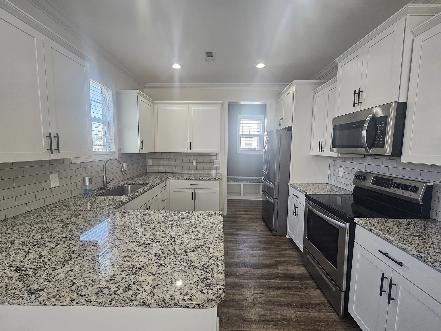 4 bed, 1676 sqft, $2,650 — Photo 3