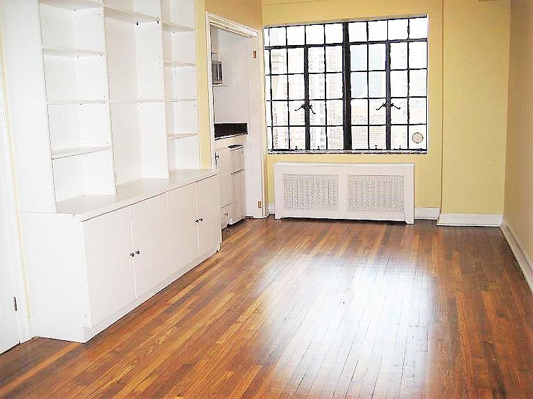 1st image of 5 Tudor City Pl APT 1816