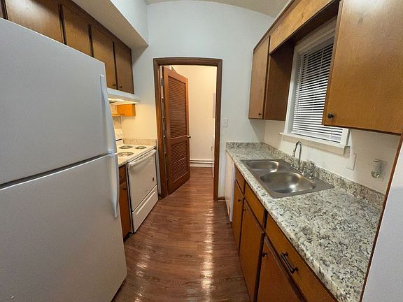 4th image of 1111 Anderson St #A