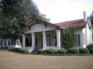 402 N Dooly St, Montezuma, GA 31063