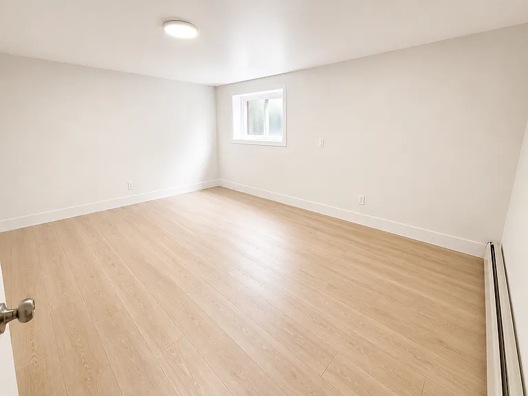 5691 Elizabeth St — Photo 4