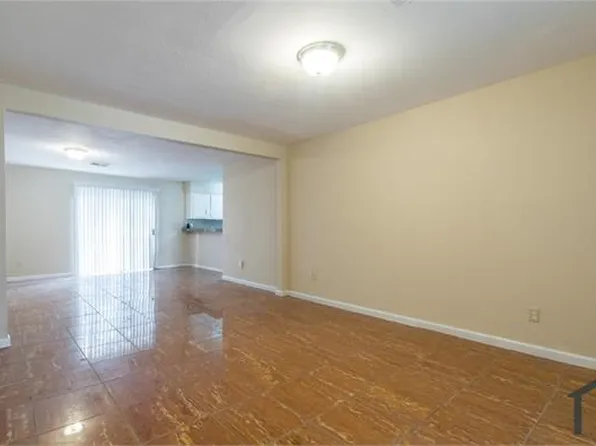 3823 Heatherbrook Dr, Houston, TX 77045