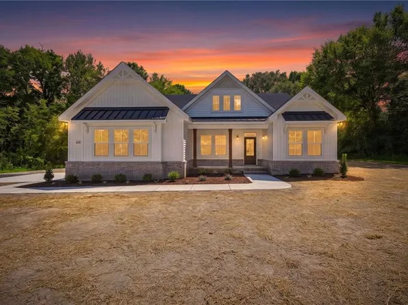 435 Gallbush Rd, Chesapeake, VA 23322
