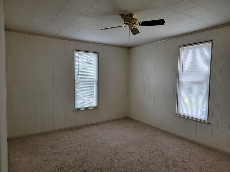 2415 Donegal Springs Rd — Photo 21