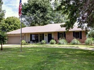 7615 S Arnett Rd, Grain Valley, MO 64029