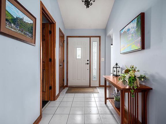 5th image of 6015 Bristlecone Dr