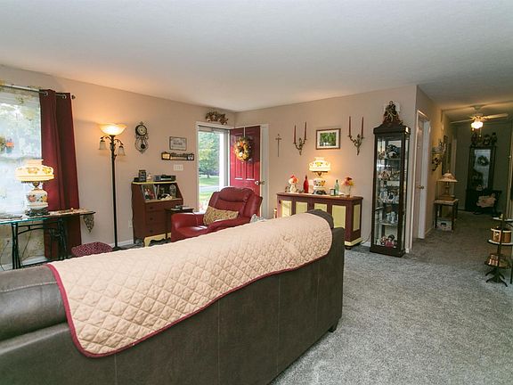 5th image of 117 Whispering Pines Ct