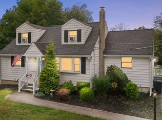 817 Limecrest Rd, Newton, NJ 07860