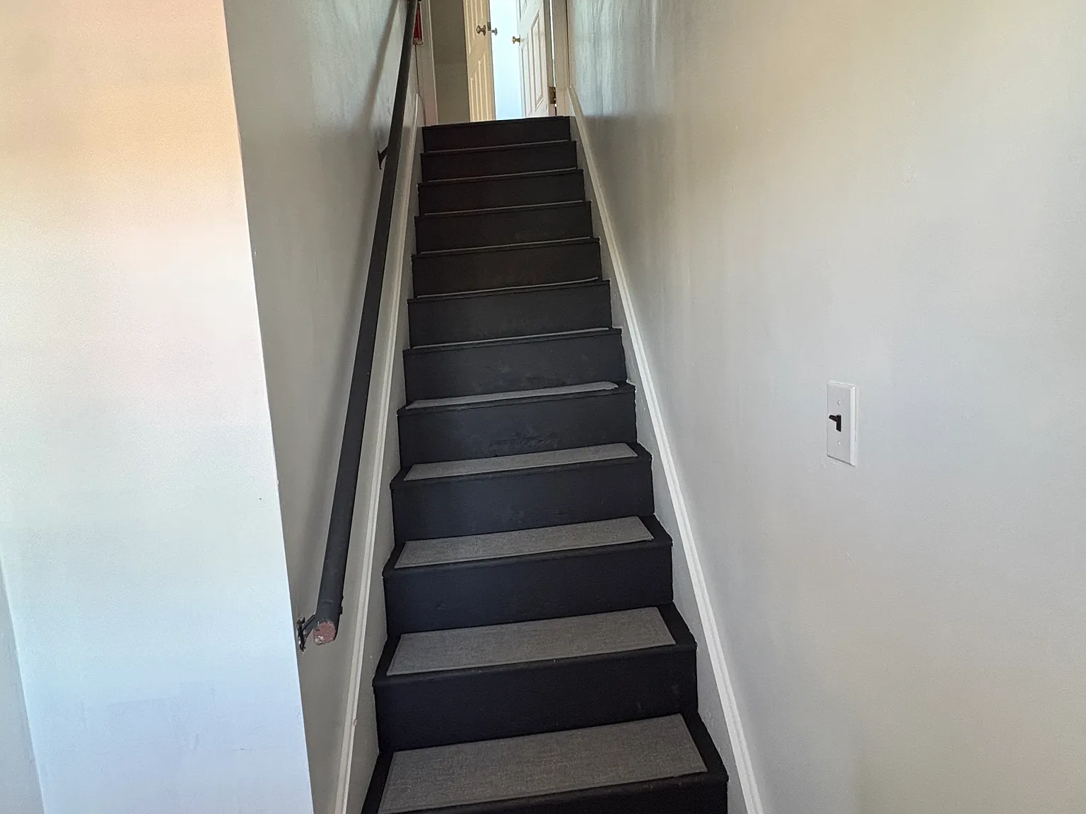 2 bed, 700 sqft, $2,100 — Photo 2
