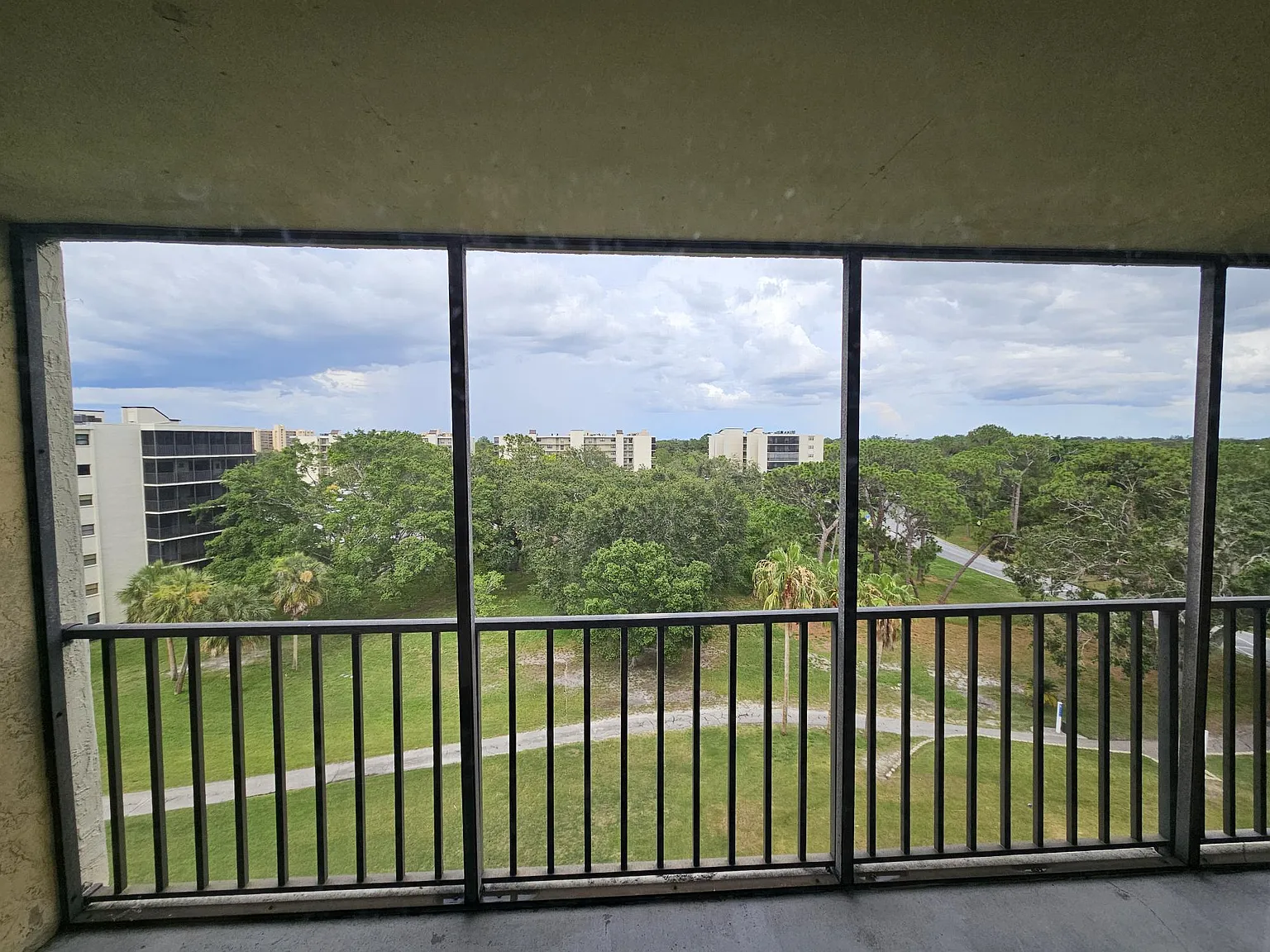 800 Cove Cay Dr — Photo 1
