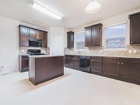 2nd image of 1315 Squire Dr