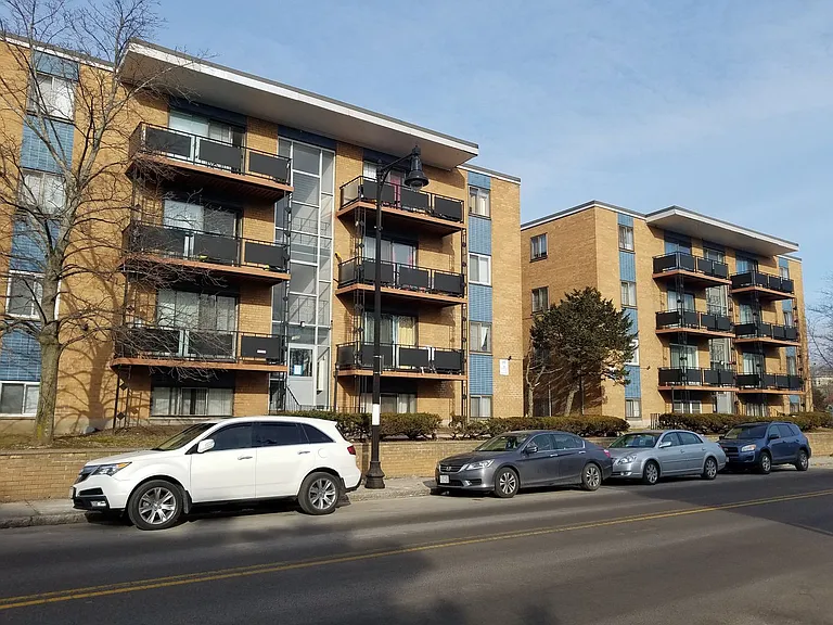 1045 River — Photo 70