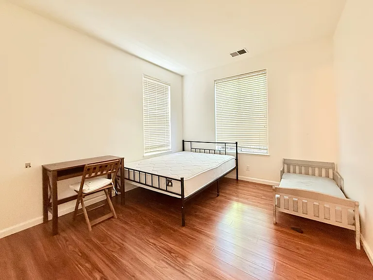 863 Dederick Ct — Photo 28