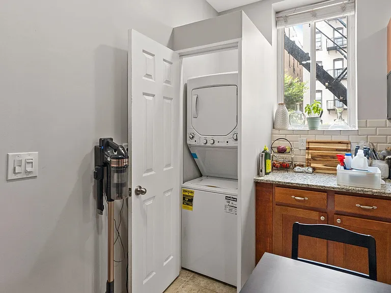 916 Willow Ave #1 — Photo 12